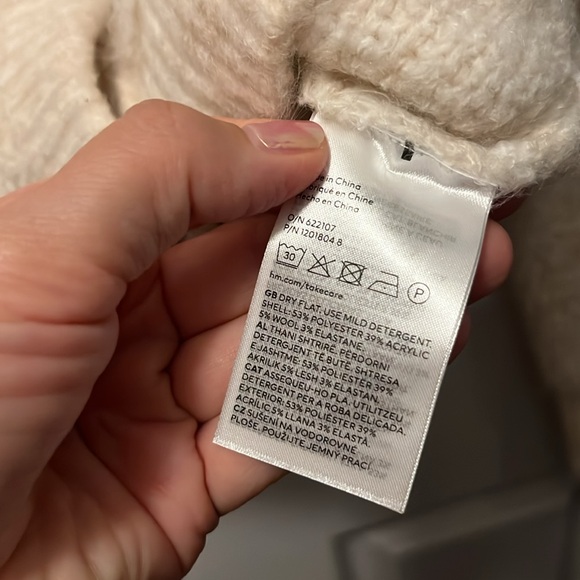 H & M SWEATER CARDIGAN SIZE M NWT - Picture 5 of 6